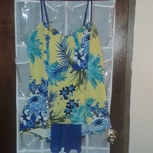 Yellow/blue  strap  top